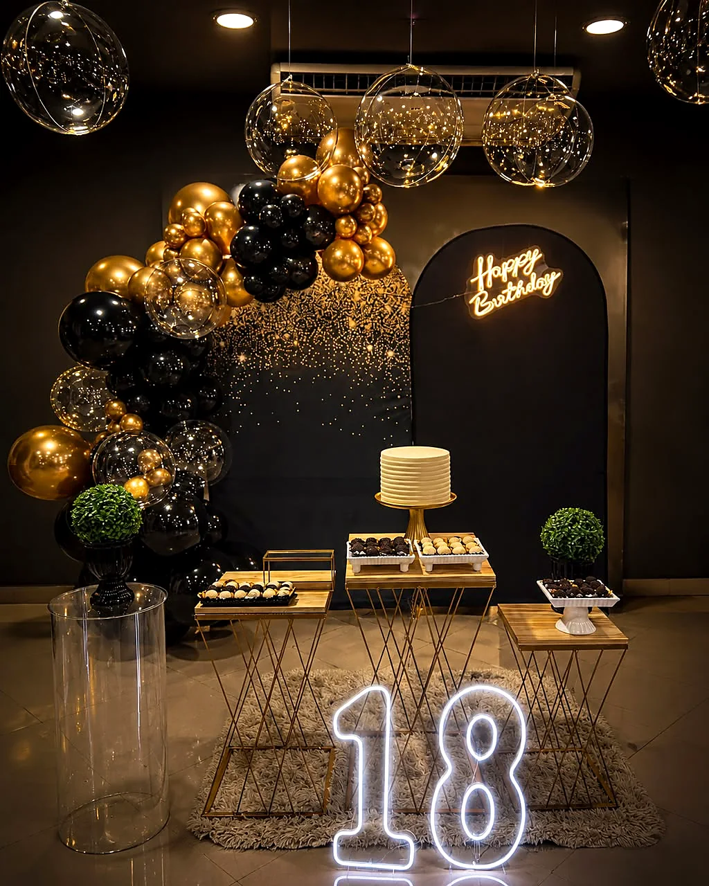 Decoração elegante para aniversário de 18 anos em Jundiaí